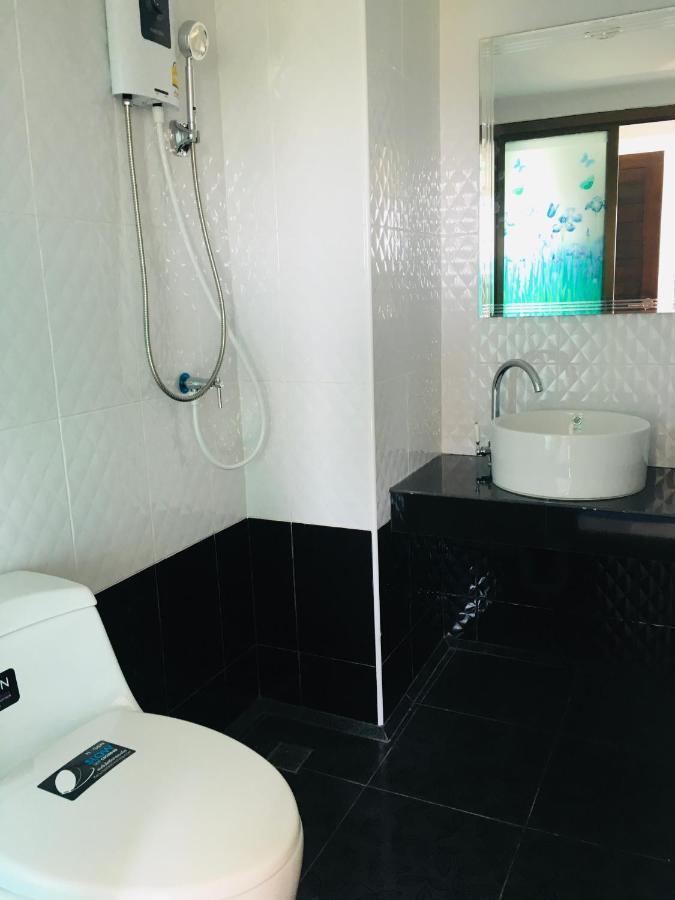 Thong Tat Serviced Apartments Хуа Хин Екстериор снимка